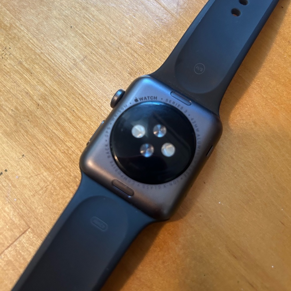 Apple Watch Series 3 - Picture 2 of 4